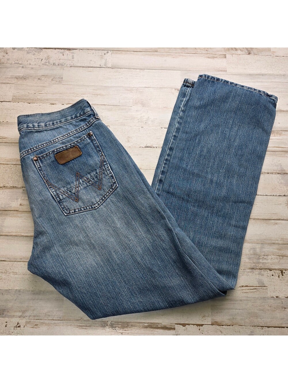 Wrangler Jeans Fits 32x33 Light Blue Denim Wide Leg Western Cowboy Thick Stitch